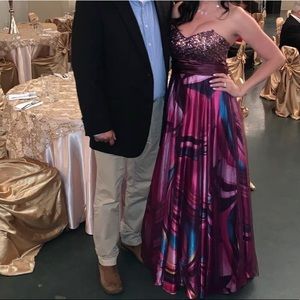 Feel like a princess in this stunner